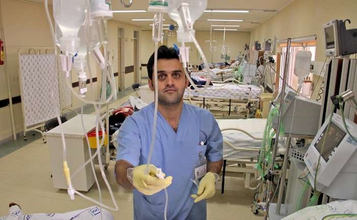 انتقاد از اختلاف فاحش دریافتی بین پزشکان و پرستاران