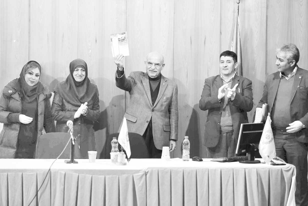 مجله حقوقی «امیدعدالت» به دست بهمن کشاورز در اردبیل رونمایی شد
